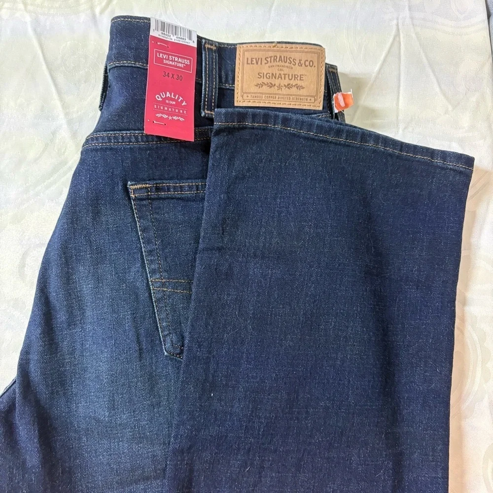 NWT- Levi's Men's Dark Indigo Bootcut Jeans
